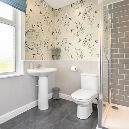 Luxury 2 Bed Apartment, Sea View, Near The Beach. Rhos-on-Sea Exterior photo
